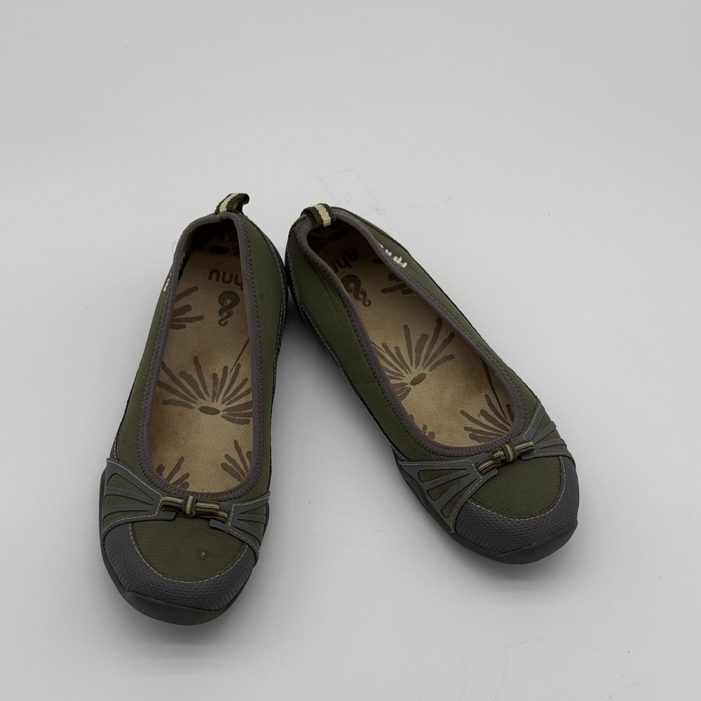 Ahnu Forrest Green Slip On Comfort Shoes Women Size 6.5 BLEMISH
